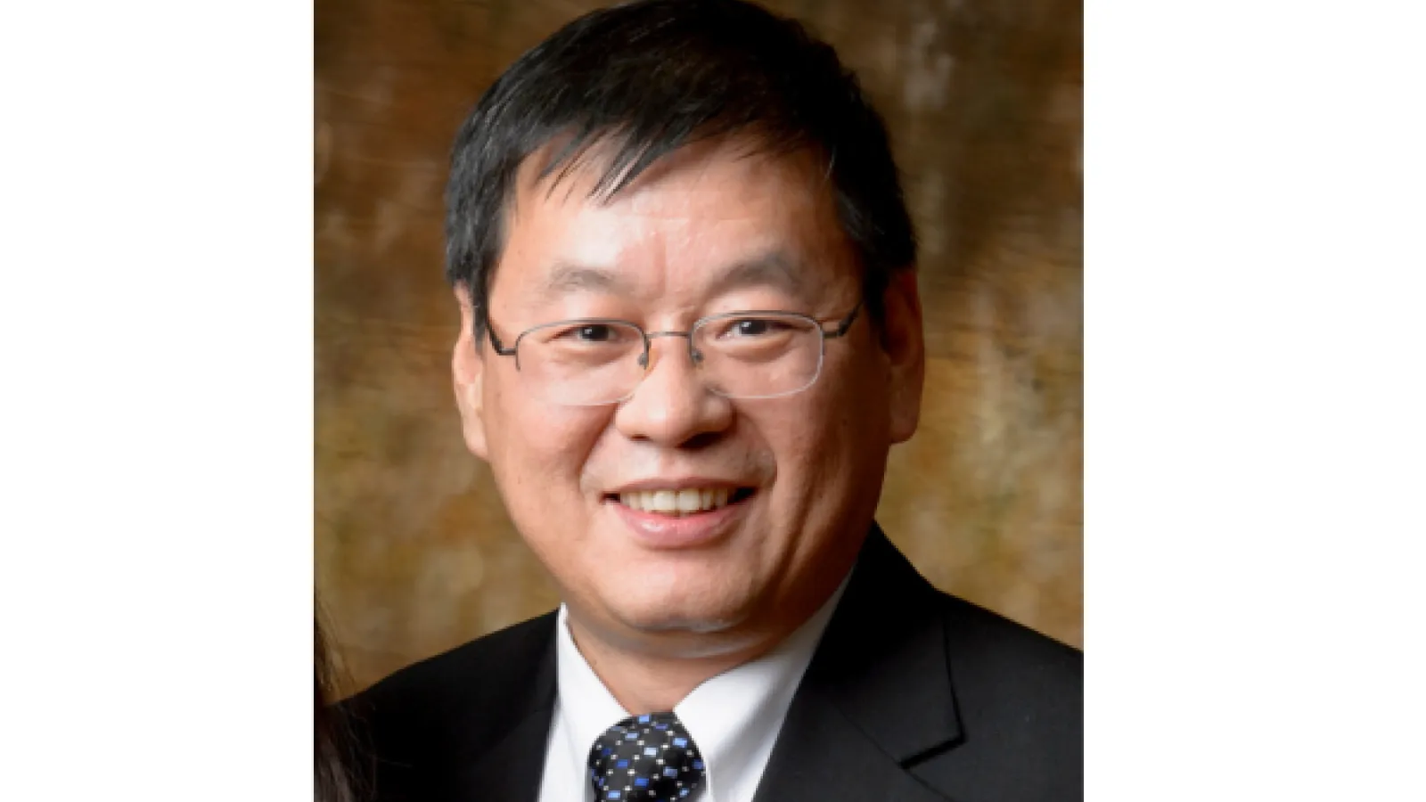 Fenggang Yang headshot