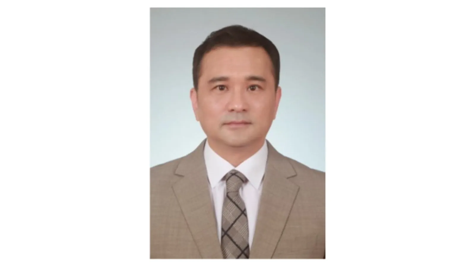 picture of professor Junho Lee