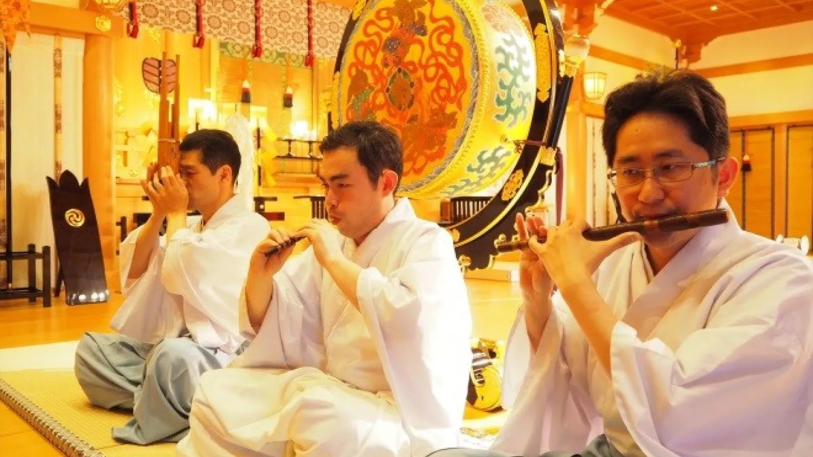 MeijiPriestsAndGagaku.png