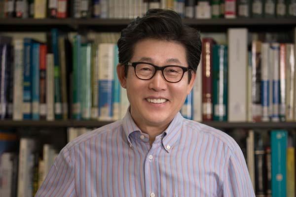 Myung-Rae Cho