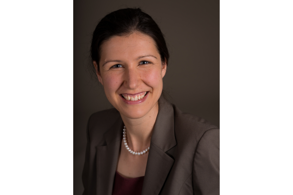 Hilary Holbrow headshot