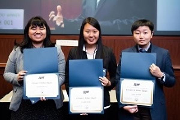Xiyue Zhang (right), prize winner in J.LIVE Talk contest