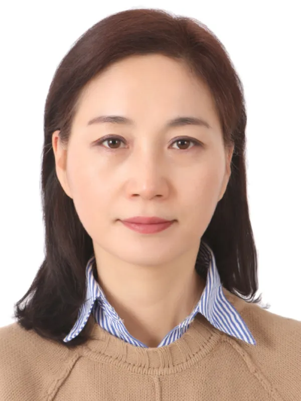 Yeonjin Yun headshot